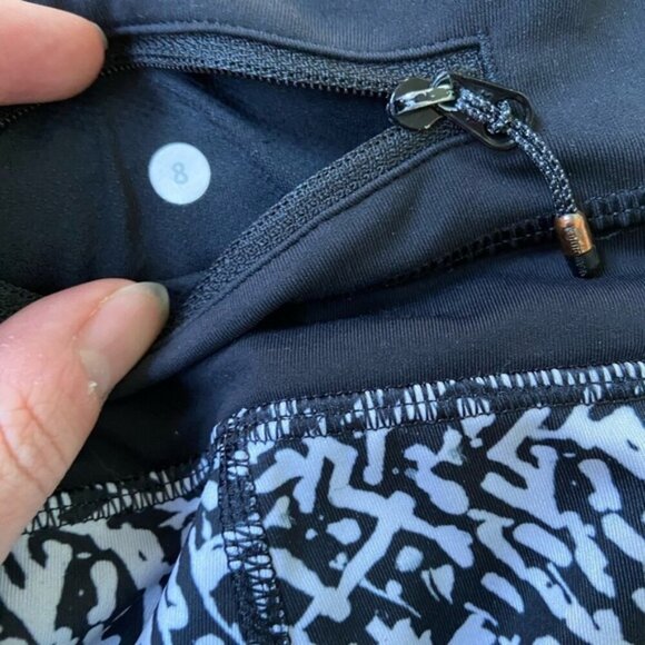 Lululemon Run Inspire Crop II FullOn LuxtremeMini Brushed Animal Black White 8 - Picture 8 of 9
